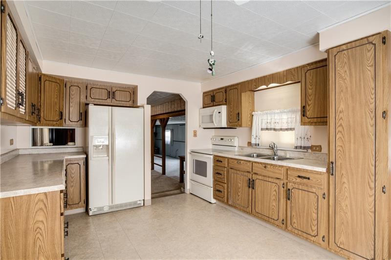 290 Court Road Vanderbilt, PA 15486 - Photo 3 of 17