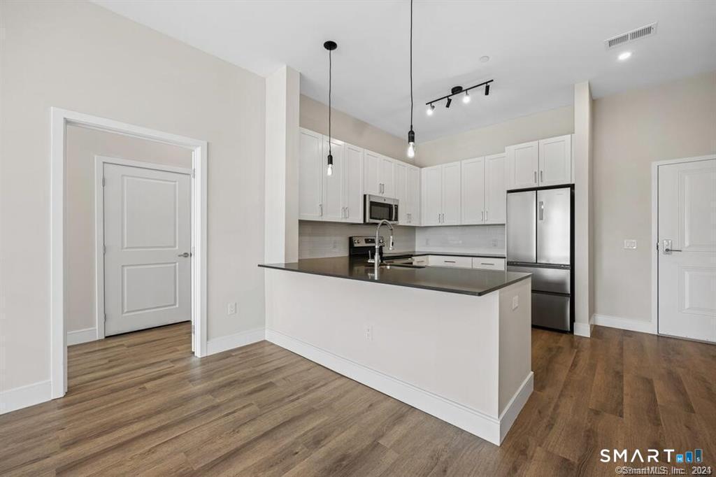10 A Willard Road, Unit 222 Norwalk, CT 06851 - Photo 18 of 29