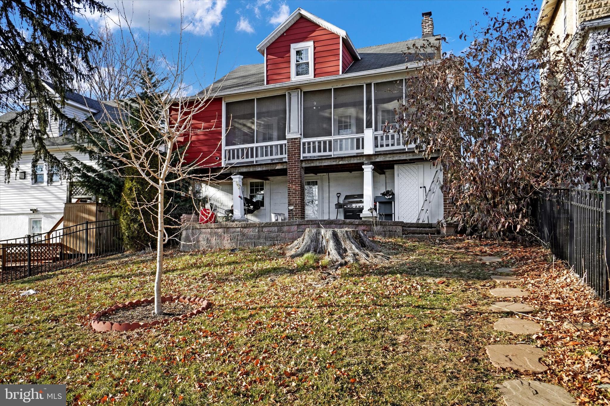 370 East Market Street York, PA 17406 - Photo 25 of 27 a front view of a house with a yard