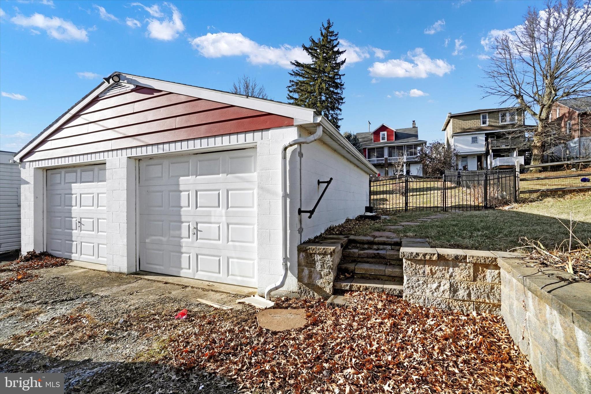 370 East Market Street York, PA 17406 - Photo 27 of 27 a front view of a house with garden