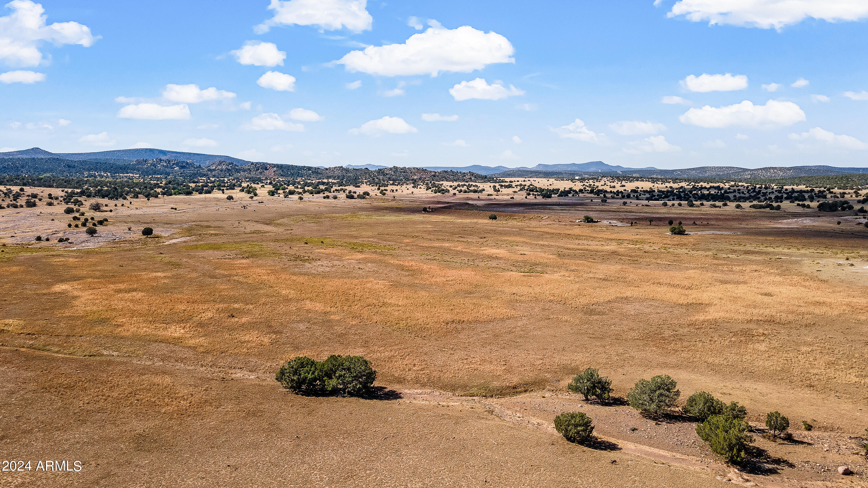 4820 East Perkinsville Road Chino Valley, AZ 86323 - Photo 89 of 128 a view of an ocean and beach