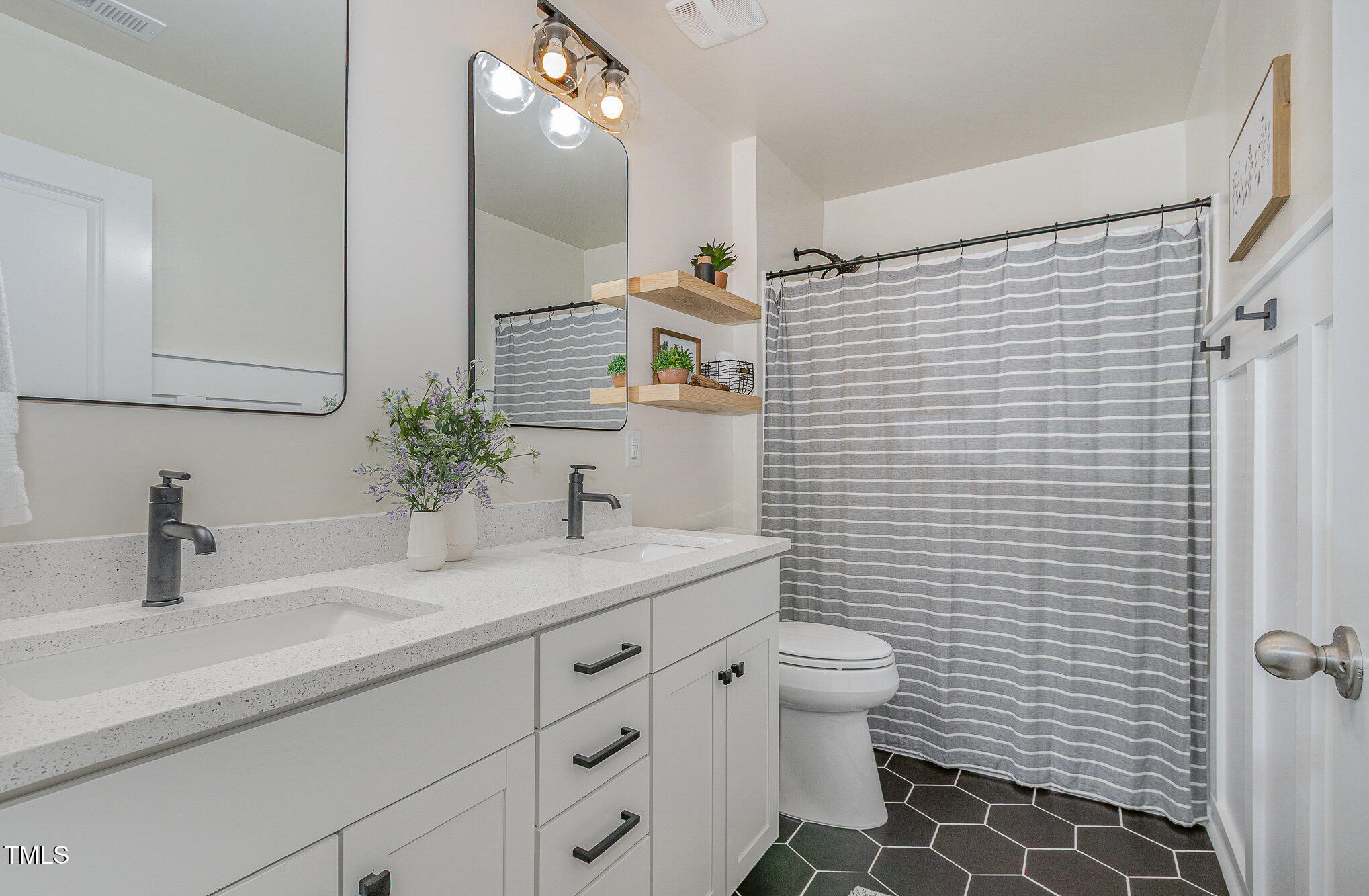 7423 Randshire Way Raleigh, NC 27616 - Photo 10 of 22 Bathroom 2