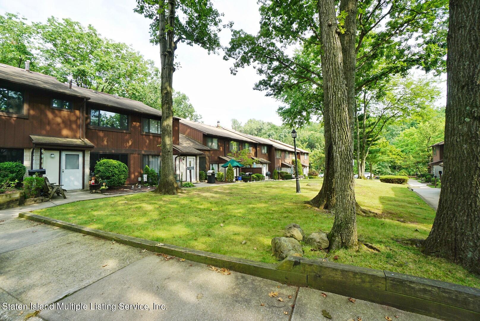 55 Rumson Road Staten Island, NY 10314 - Photo 3 of 29 2.1