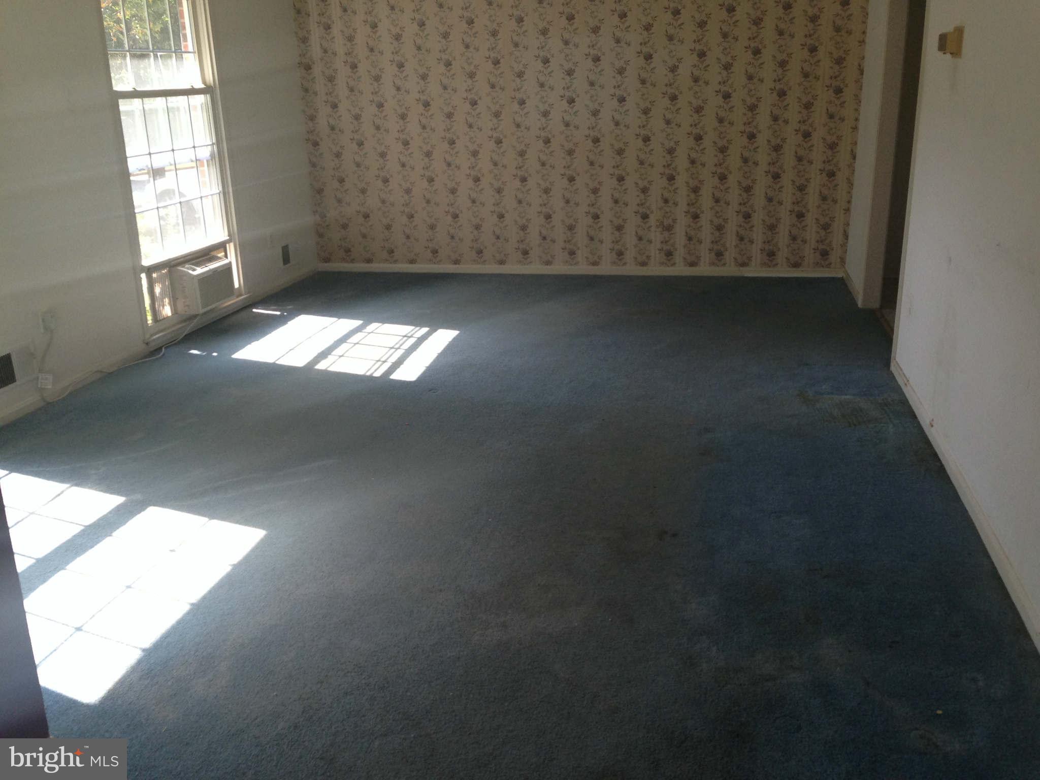 11910 Orvis Way Laurel, MD 20708 - Photo 11 of 14 Living Room