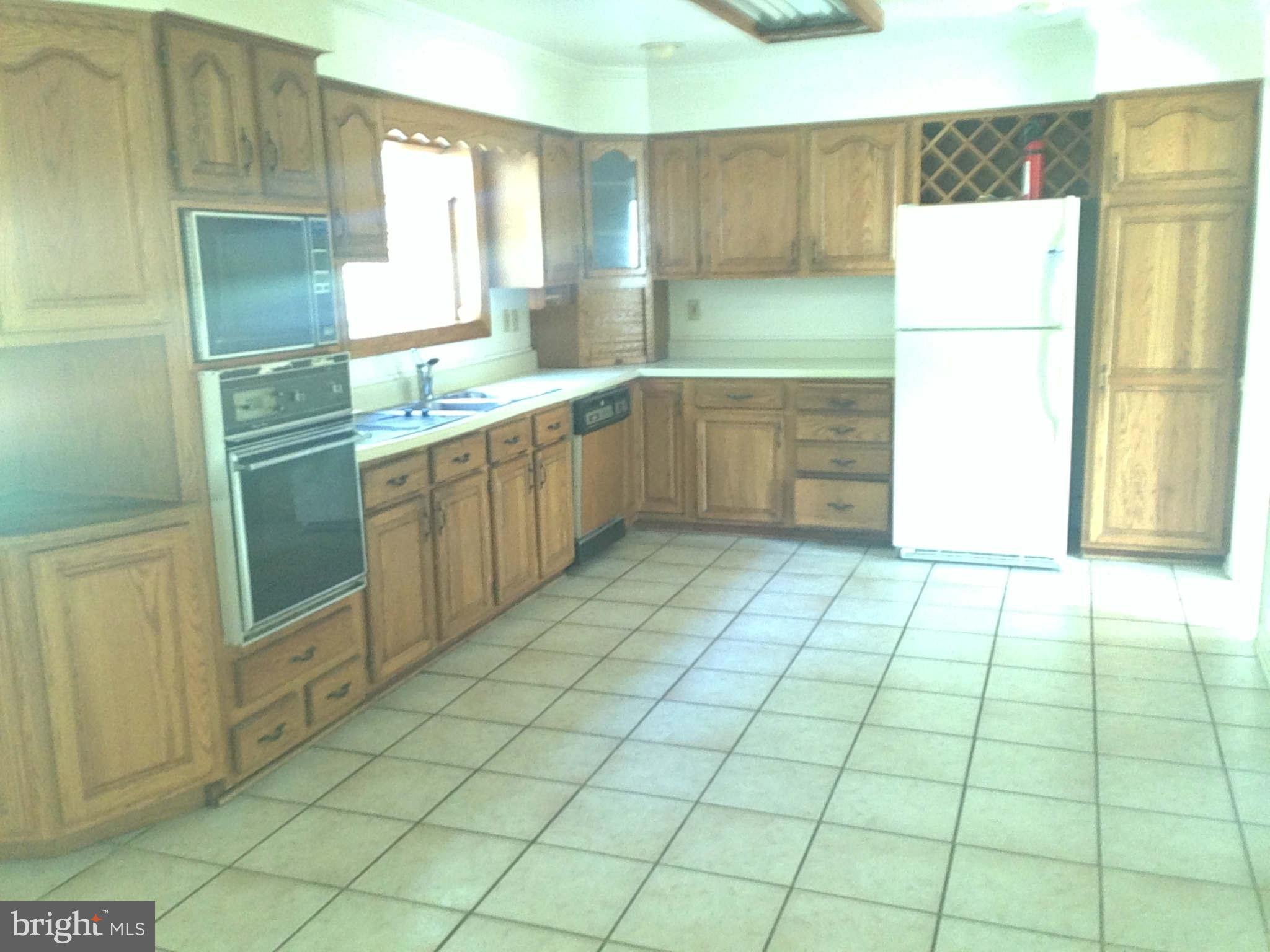 11910 Orvis Way Laurel, MD 20708 - Photo 10 of 14 Kitchen