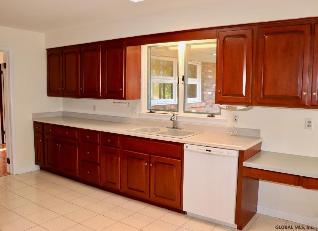 10 Harding Street Albany, NY 12208 - Photo 15 of 43 Photo 15