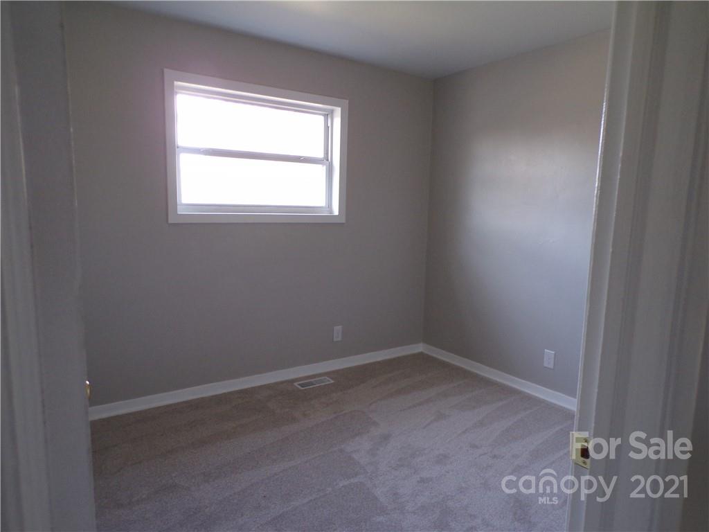 110 Lineberger Road Conover, NC 28613 - Photo 14 of 25 Gallery Image 14
