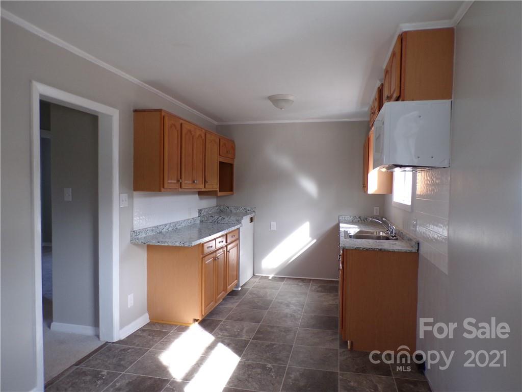 110 Lineberger Road Conover, NC 28613 - Photo 6 of 25 Gallery Image 6