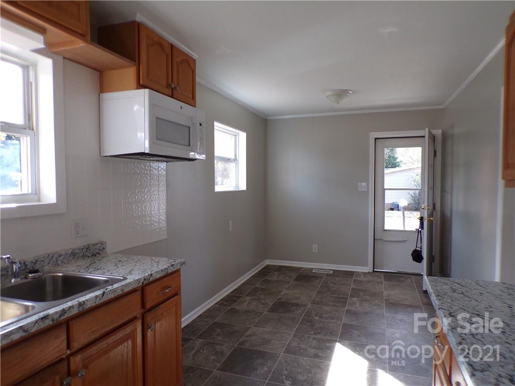 110 Lineberger Road Conover, NC 28613 - Photo 8 of 25 Gallery Image 8