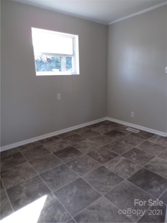 110 Lineberger Road Conover, NC 28613 - Photo 9 of 25 Gallery Image 9