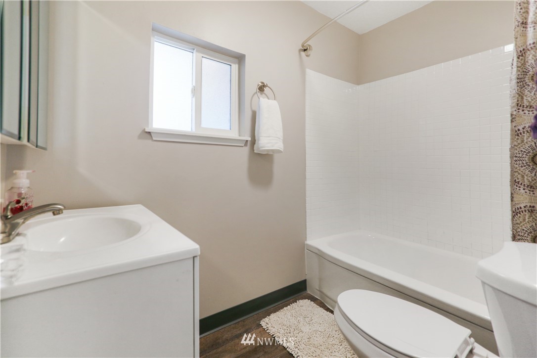 25850 Maple Valley Black Diamond Road Southeast Maple Valley, WA 98038 - Photo 10 of 25 Gallery Image 10
