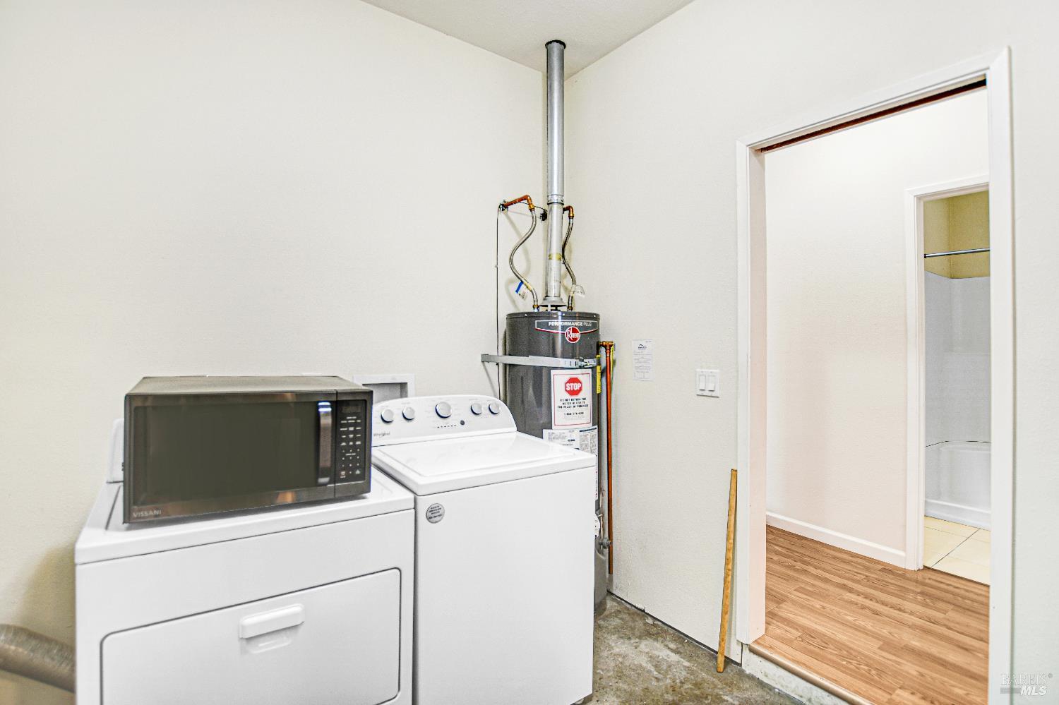 7257 Belita Avenue Rohnert Park, CA 94928 - Photo 24 of 37 a utility room with dryer and washer