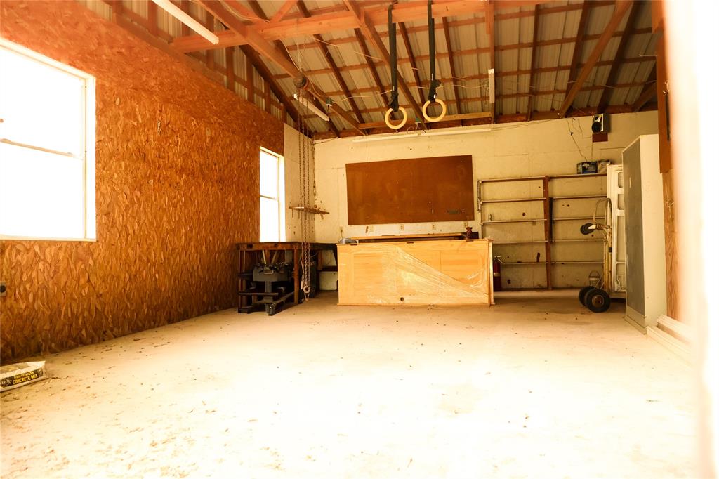 213 County Road 2320 Telephone, TX 75488 - Photo 23 of 40 Inside the shop