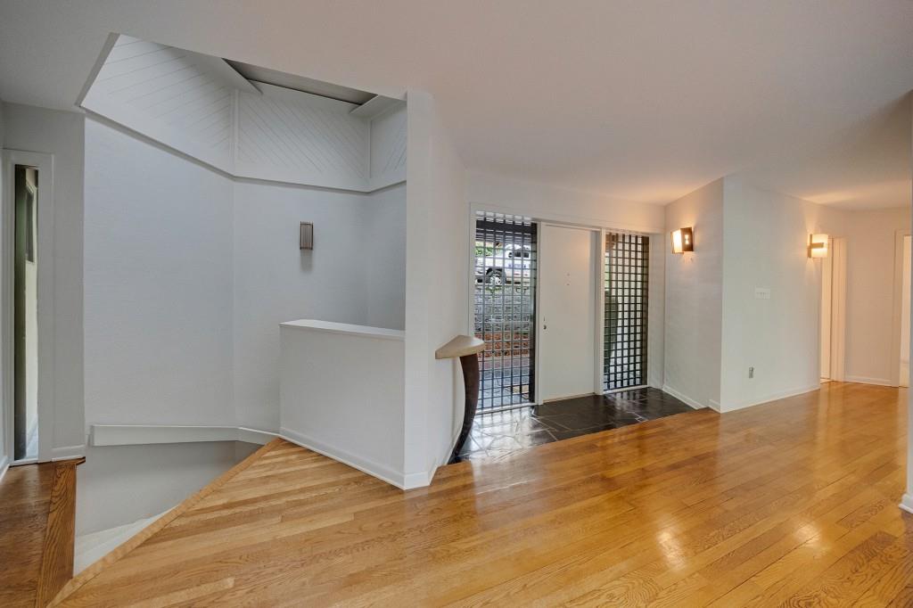 130 Huntcliff Point Northeast Sandy Springs, GA 30350 - Photo 5 of 61