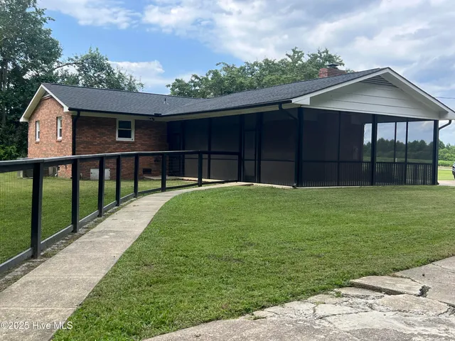 $313,800 | 1896 Old Rte 22, Kenly, NC 27542