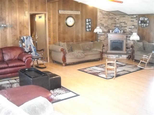 4110 East Pierceton Road Pierceton, IN 46562 - Photo 4 of 25 Gallery Image 4
