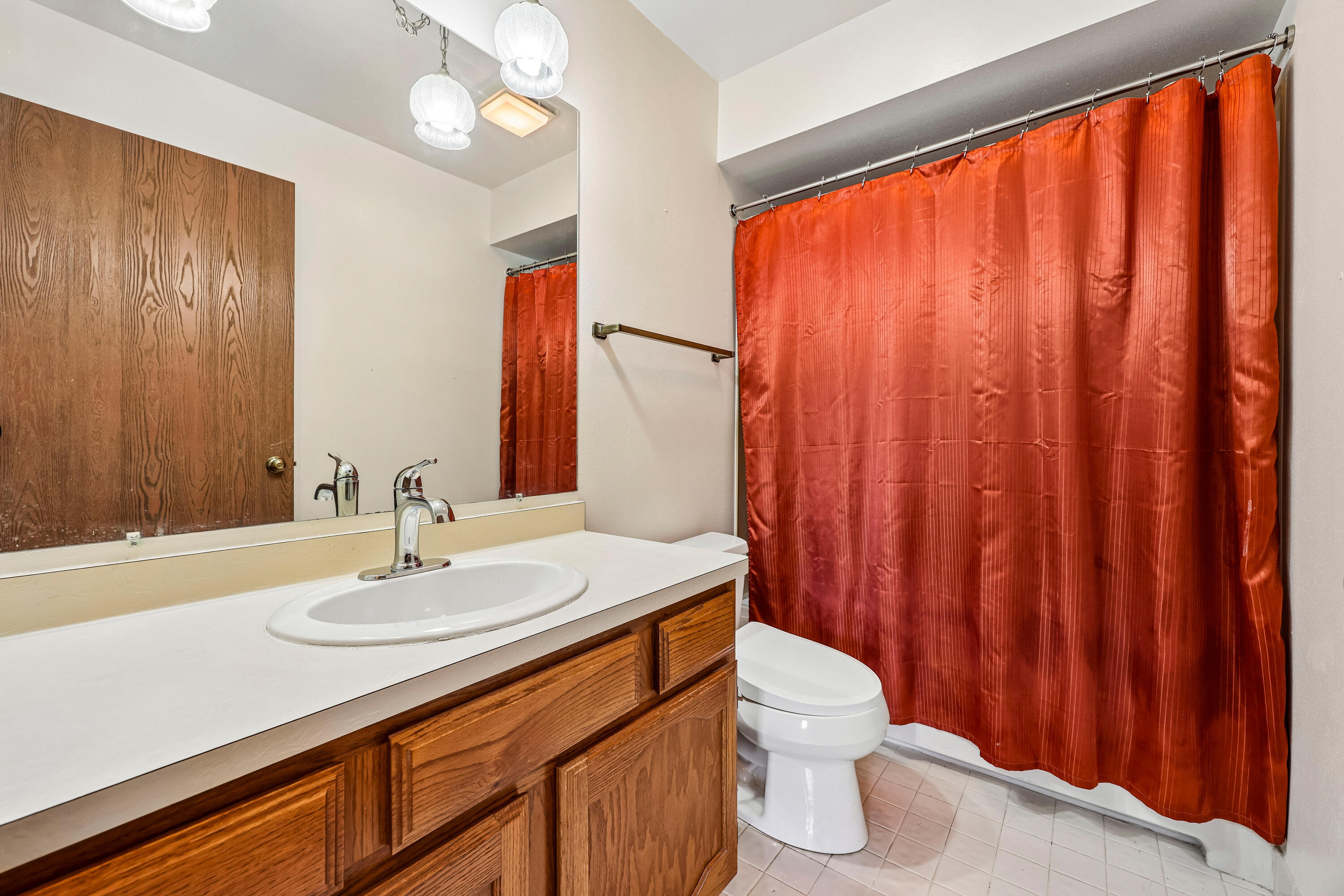 3725 West Loomis Road Greenfield, WI 53221 - Photo 14 of 36 Main Bathroom