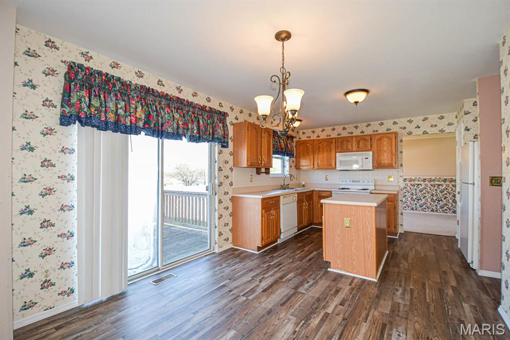55 Green Pines Circle St. Peters, MO 63376 - Photo 15 of 52