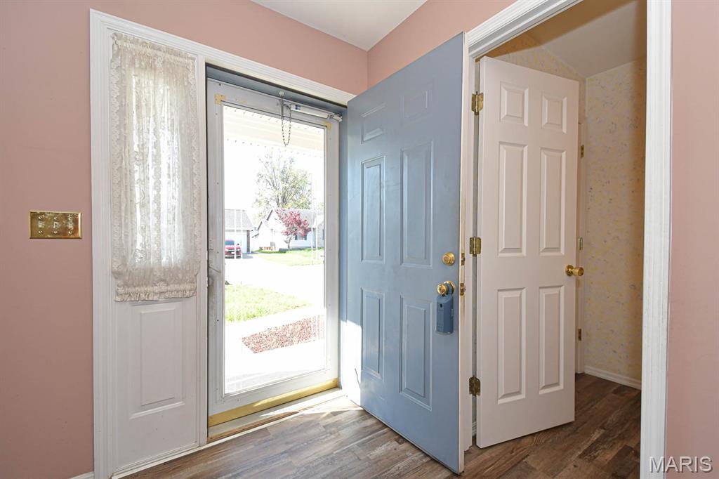 55 Green Pines Circle St. Peters, MO 63376 - Photo 5 of 52