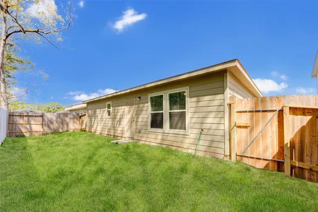 $1,599 | 10042 Cerritos Drive, Conroe, TX 77306