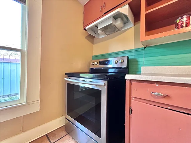 $1,200 | 1112 West 3rd Street, Taylor, TX 76574