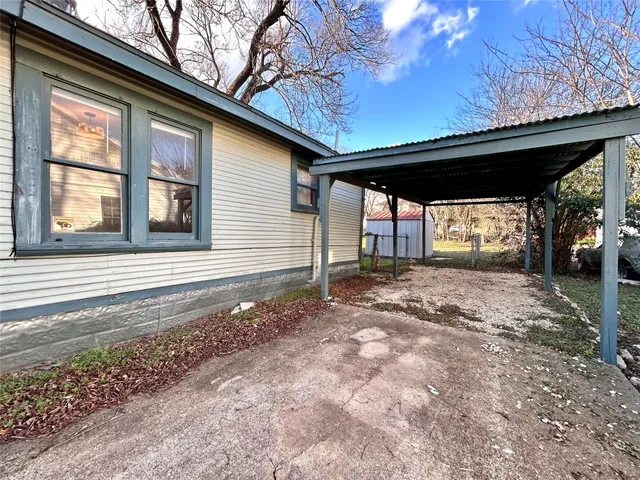 $1,200 | 1112 West 3rd Street, Taylor, TX 76574