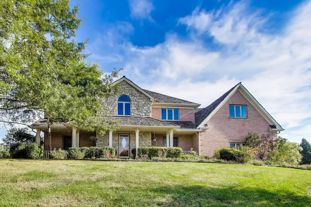 $849,000 | 179 Sycamore Drive, Hawthorn Woods, IL 60047