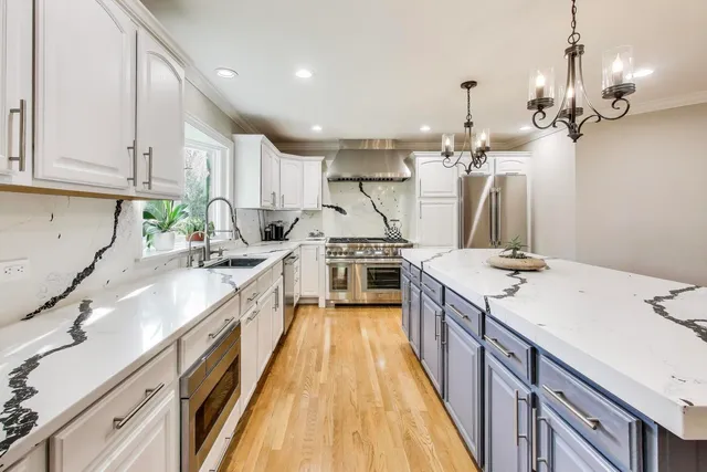 $849,000 | 179 Sycamore Drive, Hawthorn Woods, IL 60047