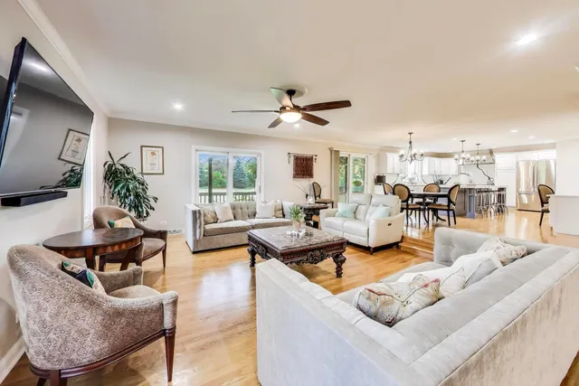 $849,000 | 179 Sycamore Drive, Hawthorn Woods, IL 60047