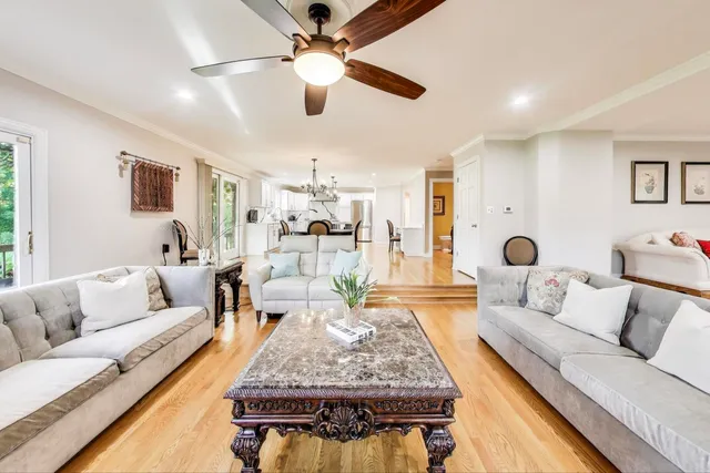 $849,000 | 179 Sycamore Drive, Hawthorn Woods, IL 60047