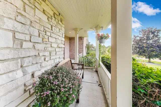 $849,000 | 179 Sycamore Drive, Hawthorn Woods, IL 60047