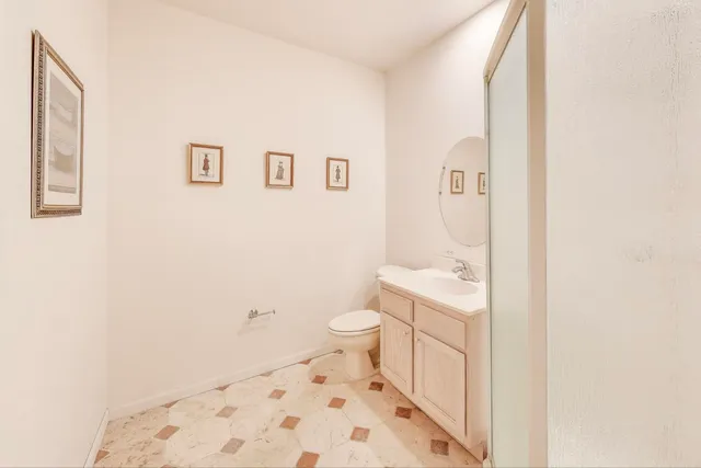 $849,000 | 179 Sycamore Drive, Hawthorn Woods, IL 60047