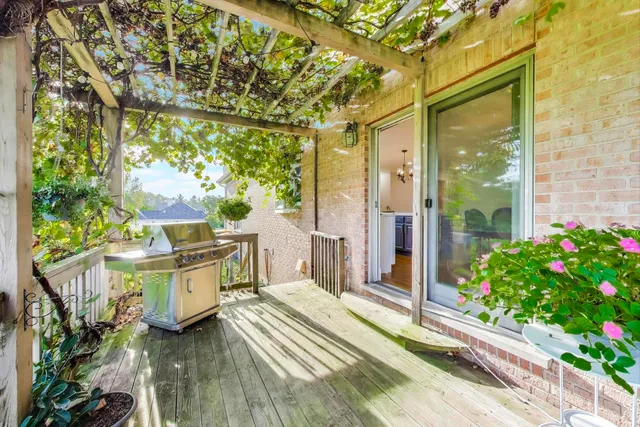 $849,000 | 179 Sycamore Drive, Hawthorn Woods, IL 60047