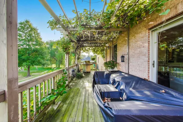 $849,000 | 179 Sycamore Drive, Hawthorn Woods, IL 60047