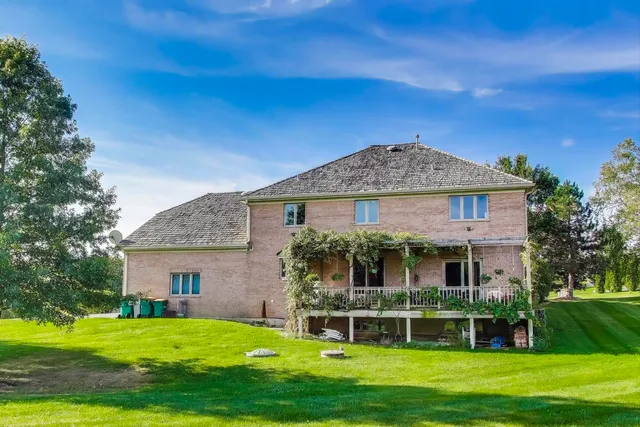 $849,000 | 179 Sycamore Drive, Hawthorn Woods, IL 60047