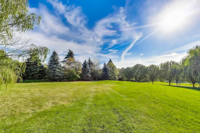 $849,000 | 179 Sycamore Drive, Hawthorn Woods, IL 60047