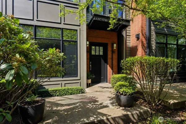 $5,000 | 10575 Northeast 12th Place, Unit 104, Bellevue, WA 98004