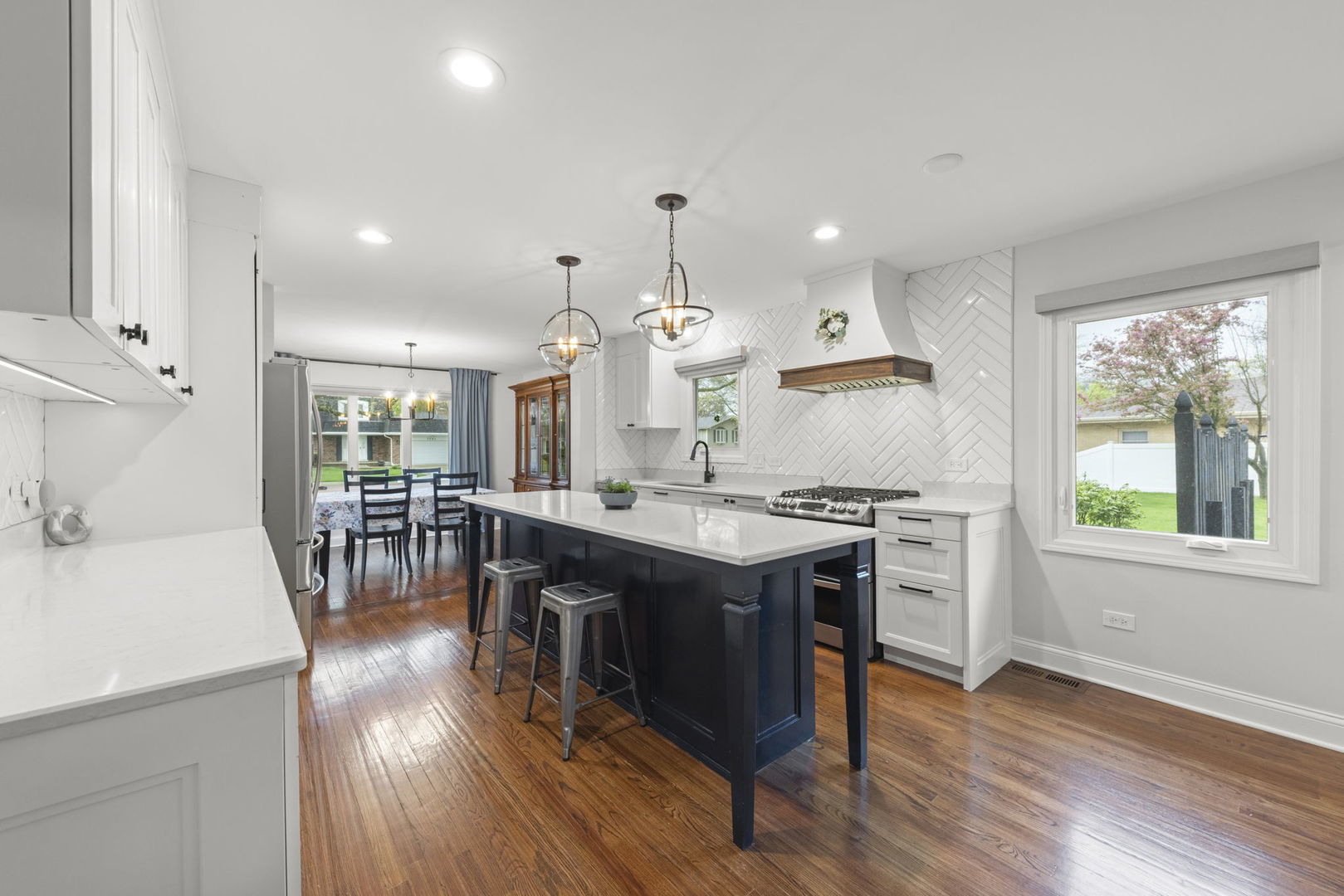 407 Ridgeview Street Downers Grove, IL 60516 - Photo 11 of 33 Gallery Image 11