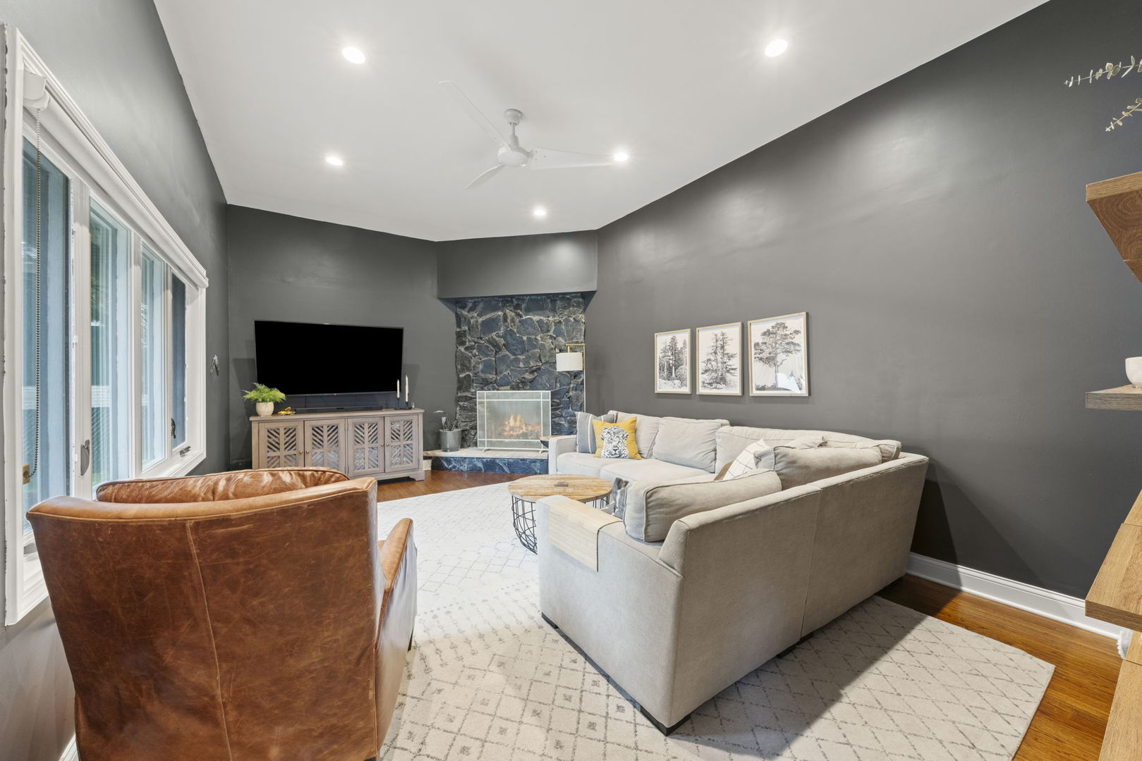 407 Ridgeview Street Downers Grove, IL 60516 - Photo 12 of 33 Gallery Image 12