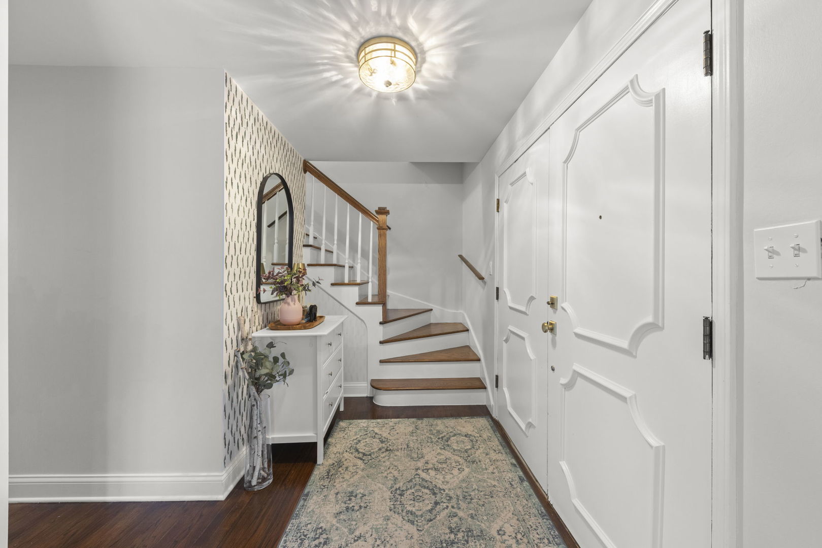 407 Ridgeview Street Downers Grove, IL 60516 - Photo 3 of 33 Gallery Image 3