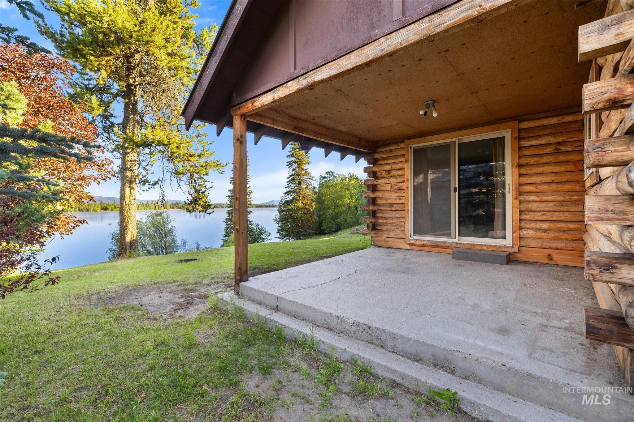 13029 Delayne Road Donnelly, ID 83615 - Photo 3 of 33