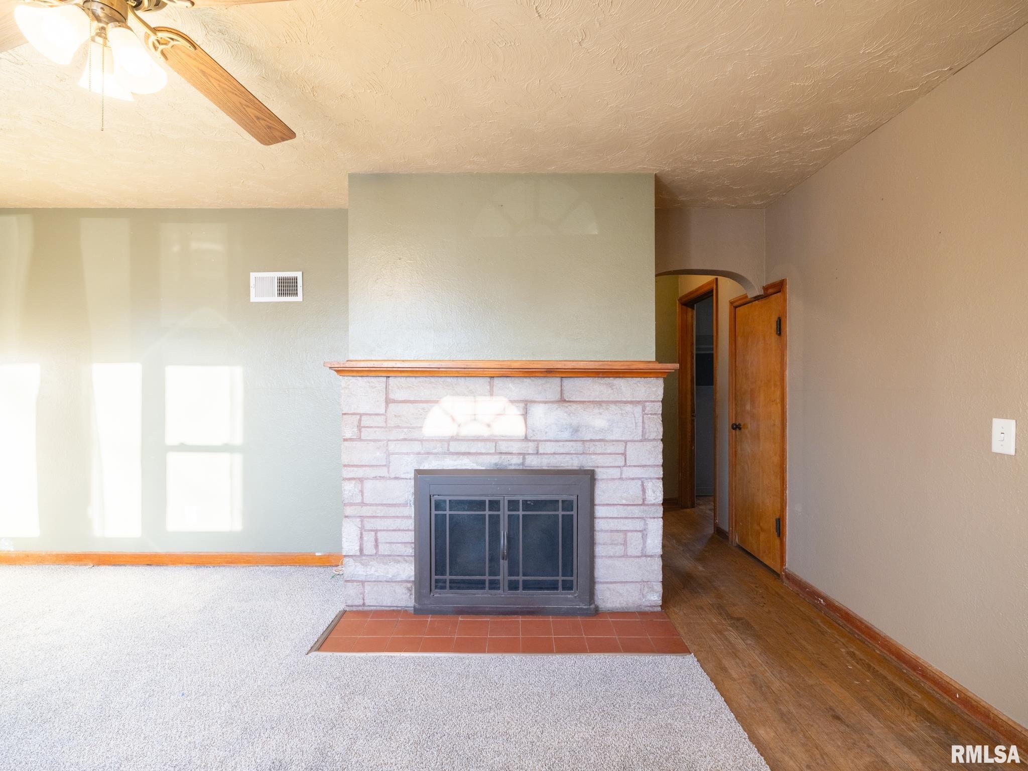 1200 South 9th Street Pekin, IL 61554 - Photo 12 of 44