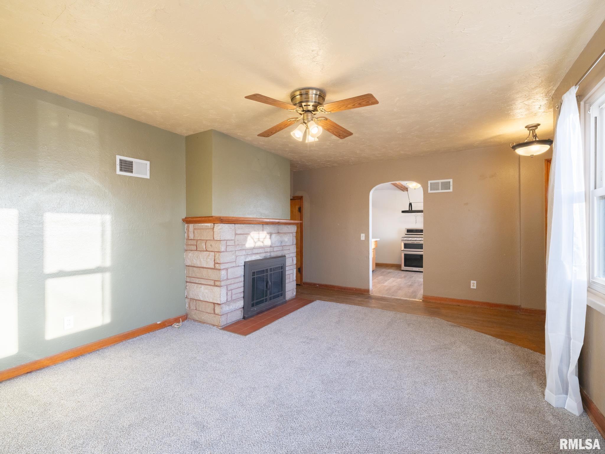 1200 South 9th Street Pekin, IL 61554 - Photo 13 of 44