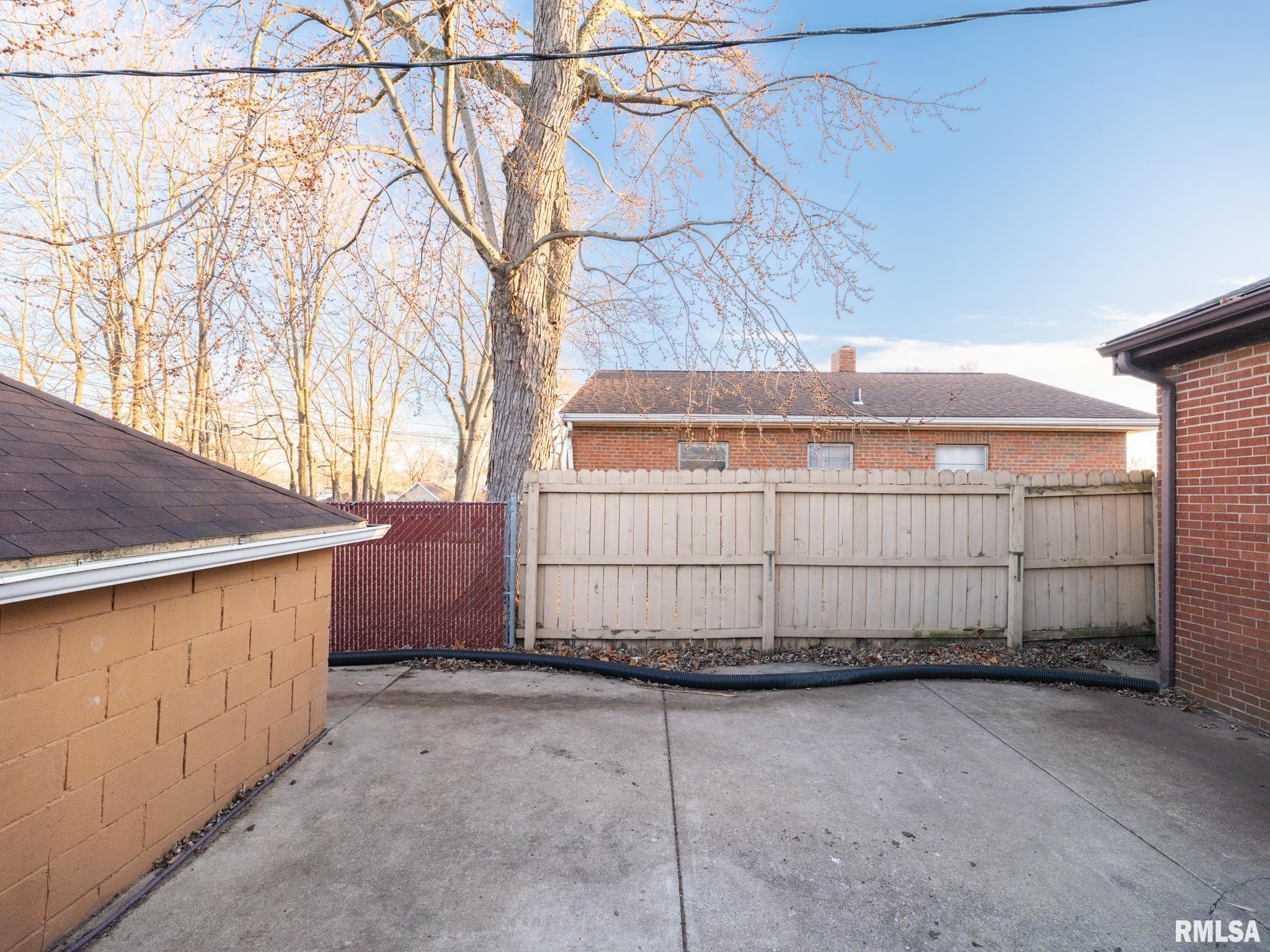 1200 South 9th Street Pekin, IL 61554 - Photo 5 of 44
