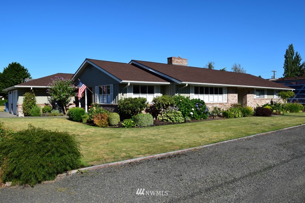 861 Southwest 18th Street Chehalis, WA 98532 - Photo 3 of 22
