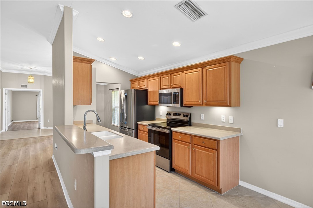 9550 Hemingway Lane Fort Myers, FL 33913 - Photo 5 of 41