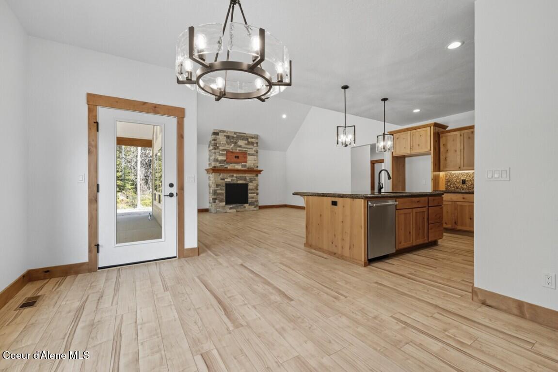 12664 East Howard Road Athol, ID 83801 - Photo 10 of 40 Dining and Kitchen