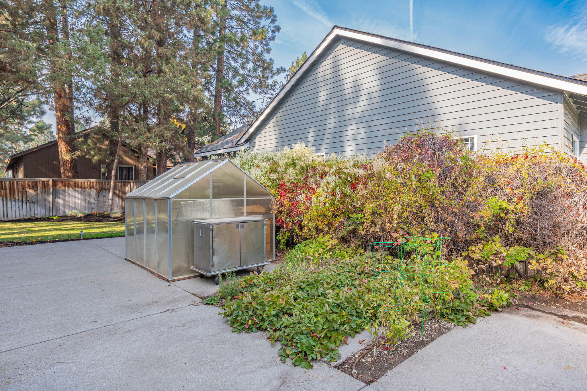19858 Powers Road Bend, OR 97702 - Photo 66 of 87 13-web-or-mls-Riley_Visuals-13