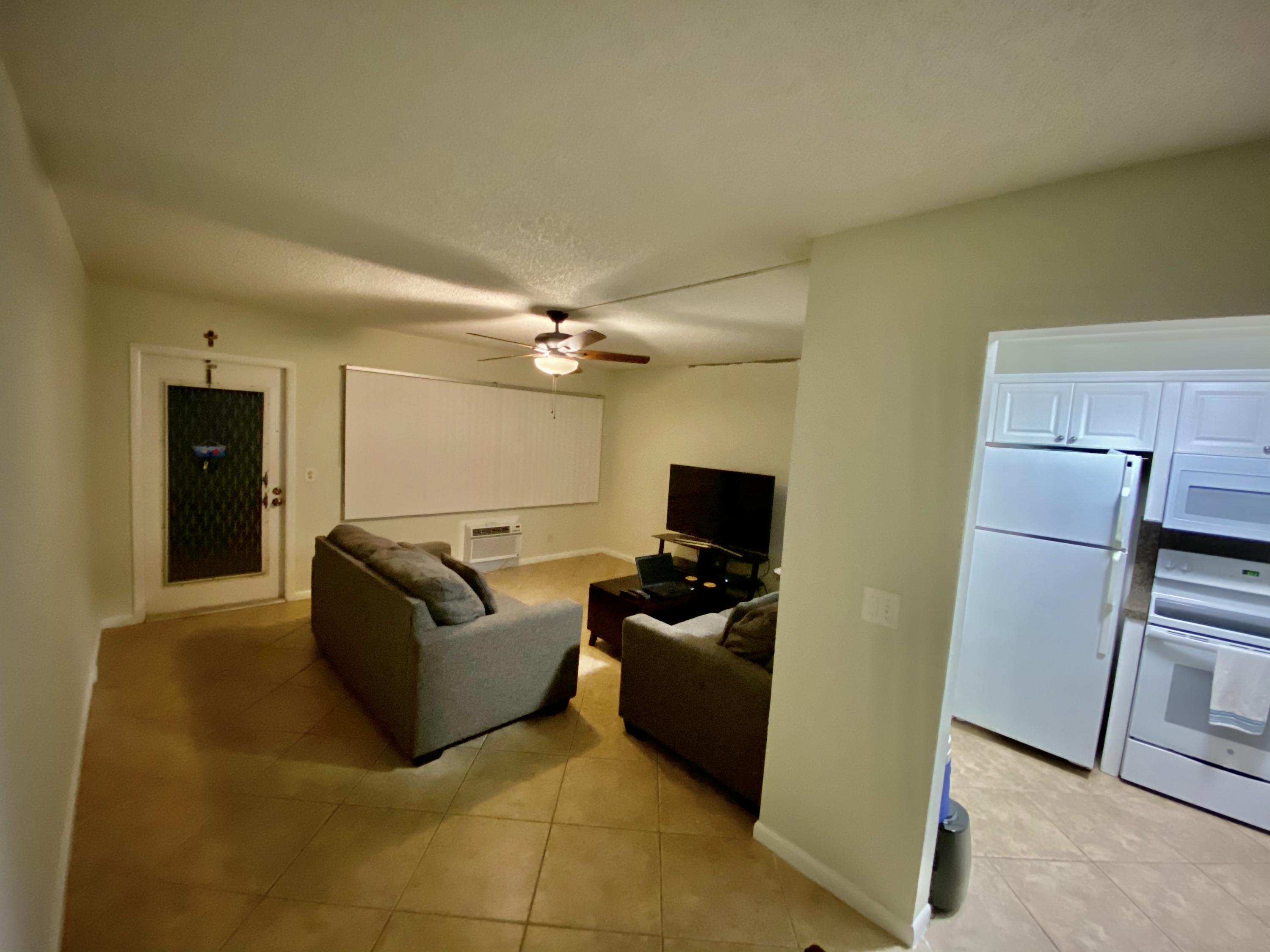595 Fanshaw O Boca Raton, FL 33434 - Photo 4 of 21 IMG_E0318