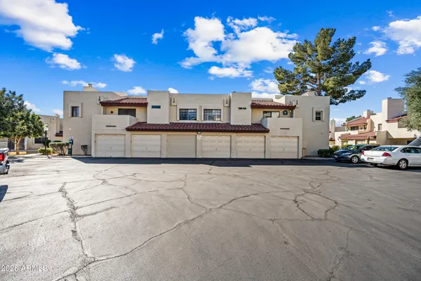 $199,900 | 2020 West Union Hills Drive, Unit 211, Phoenix, AZ 85027